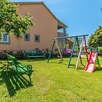 Prázdninový dům Cozy Home In Sveti Filip I Jakov Sveti Filip i Jakov