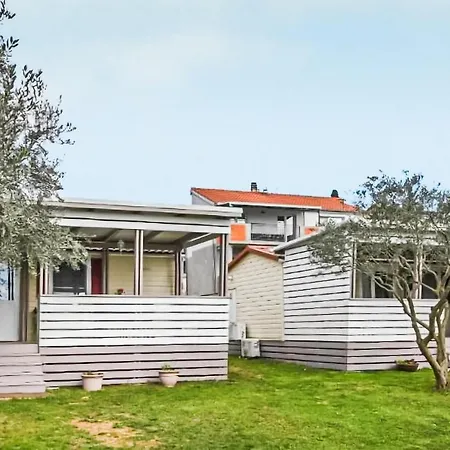 Stunning Home In Sveti Filip I Jakov With Wifi *