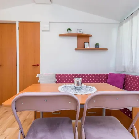 Stunning Home In Sveti Filip I Jakov With Wifi