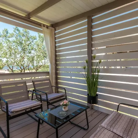 Stunning Home In Sveti Filip I Jakov With Wifi *