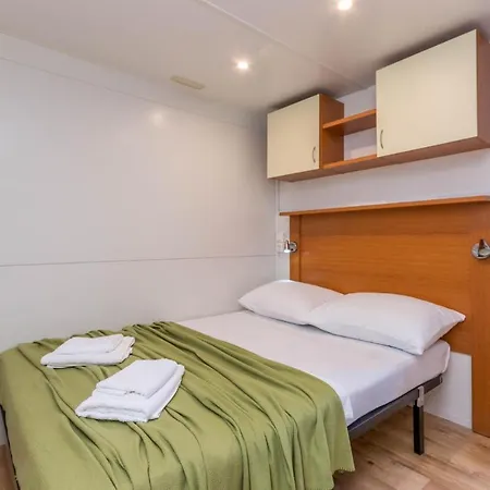Stunning Home In Sveti Filip I Jakov With Wifi * Sveti Filip i Jakov