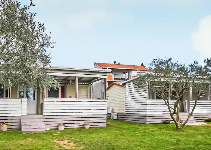 Cozy Home In Sveti Filip I Jakov *