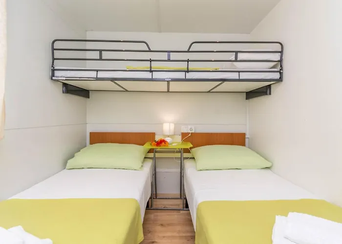 Дом отдыха Cozy Home In Sveti Filip I Jakov *
