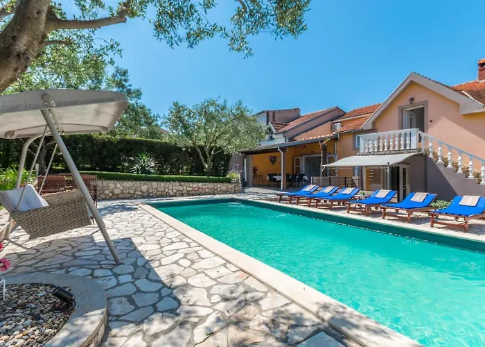 Cozy Home In Sveti Filip I Jakov * Свети-Филип-и-Яков